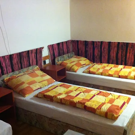 Season 2 * Budapeszt