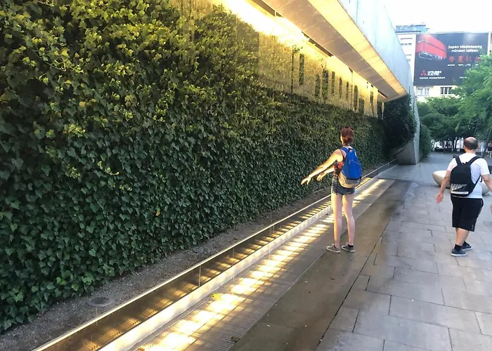 Season 2 * Budapeszt