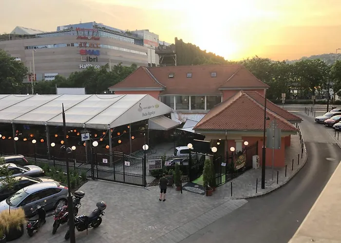 Season 2 Hostel Budapeszt