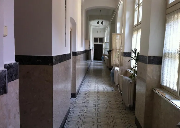 Season 2 Hostel Budapeszt