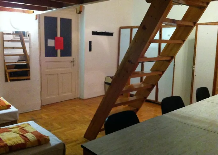 Season 2 * Budapeszt