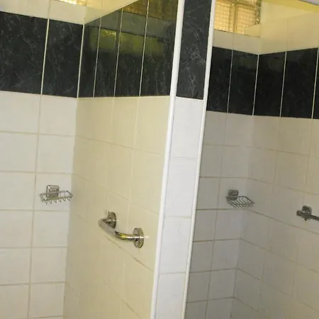 Season 2 Vandrarhem Budapest